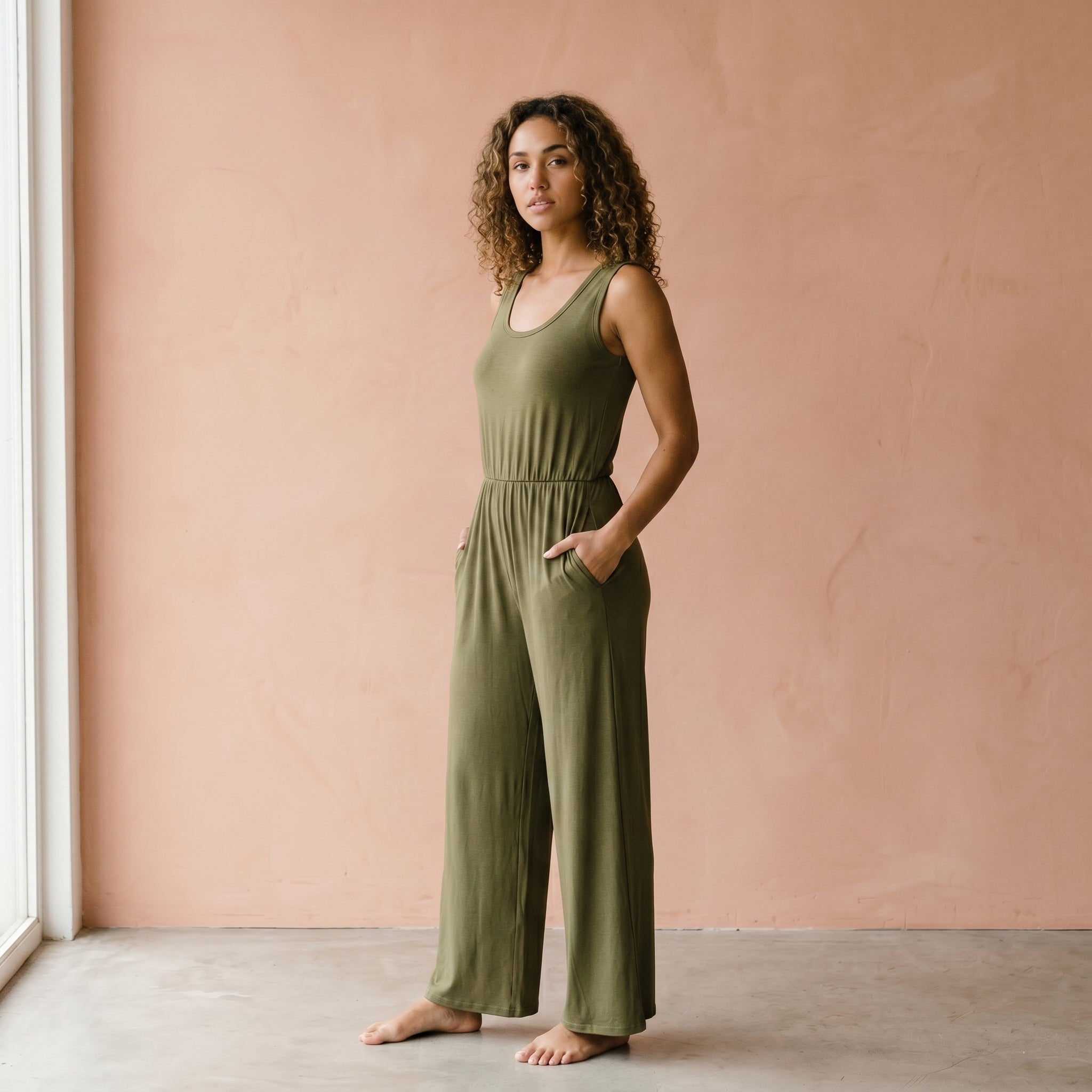 Women’s Sleeveless Wide Leg Jumpsuit with Pockets