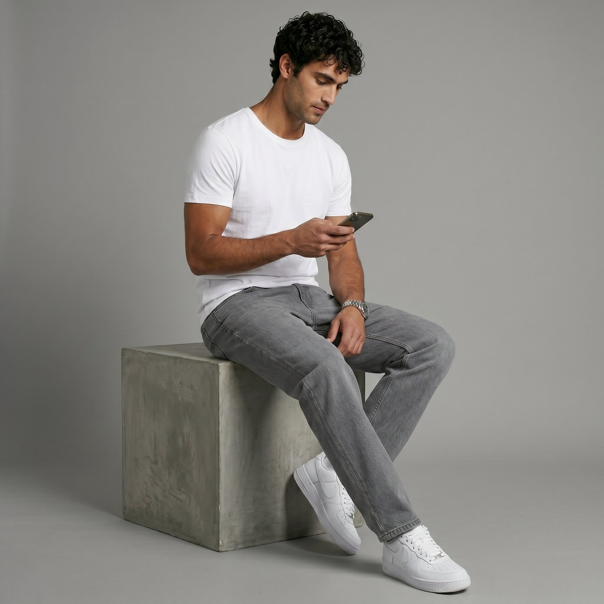 Men's Relaxed Straight-Leg Jeans-Azzella London
