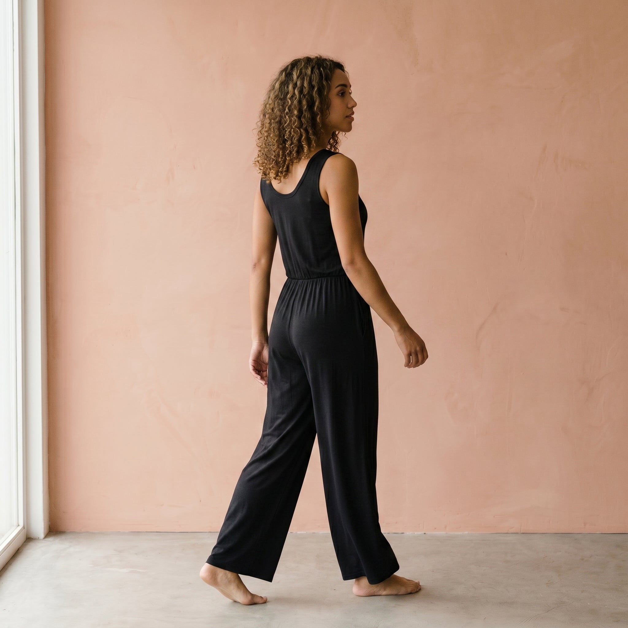 Women’s Sleeveless Wide Leg Jumpsuit with Pockets
